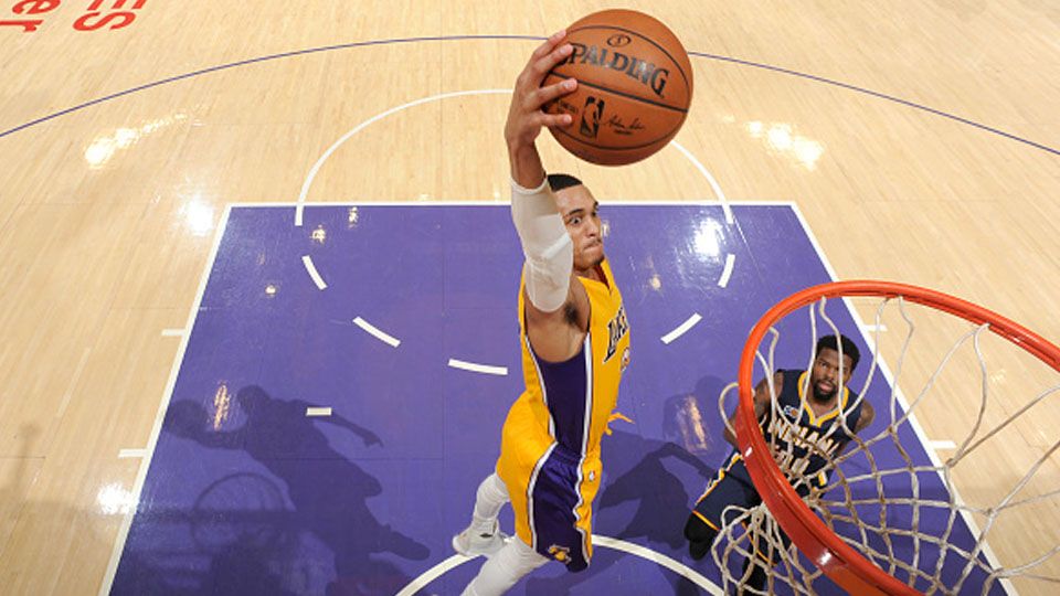 Jordan Clarkson saat masih berseragam LA Lakers. Copyright: © Andrew D. Bernstein/NBAE via Getty Images